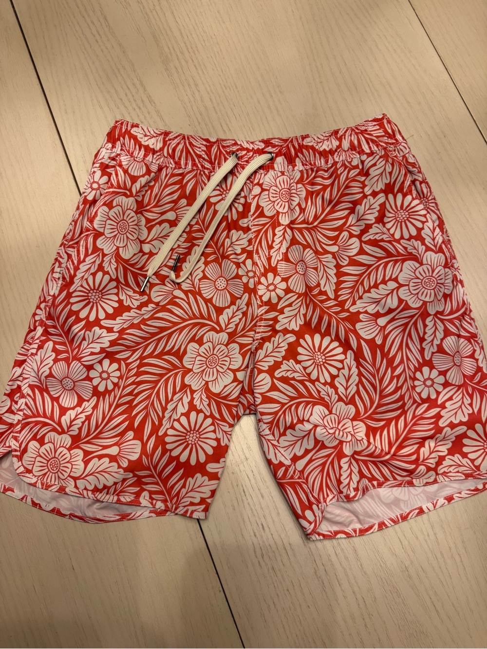 Fair Harbor Board Shorts Swim Trunks Men's M Lined Red/White Floral Tropical